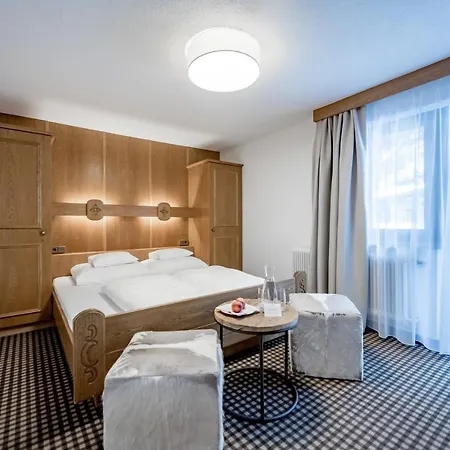 Fender ベッド・アンド・ブレックファスト ゼルデン